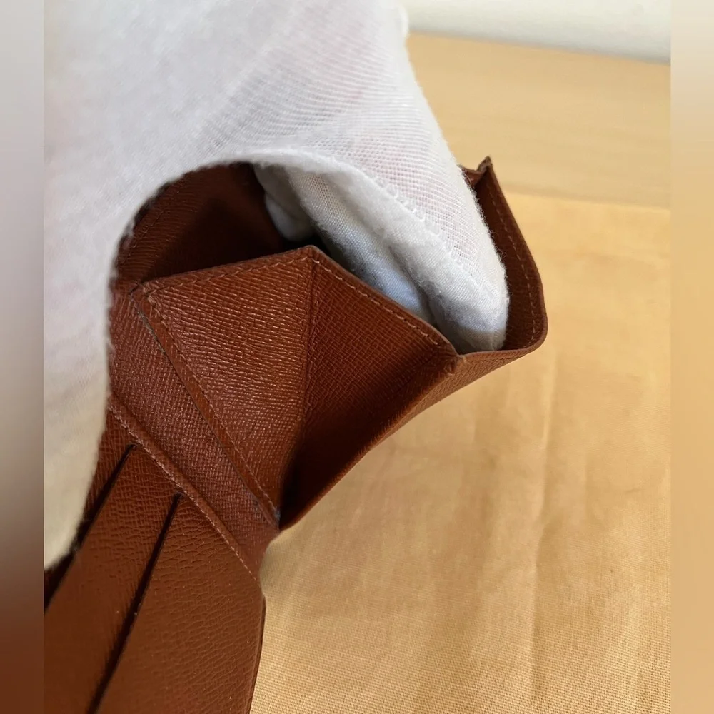 Louis Vuitton Men Marco Bifold Wallet EUC